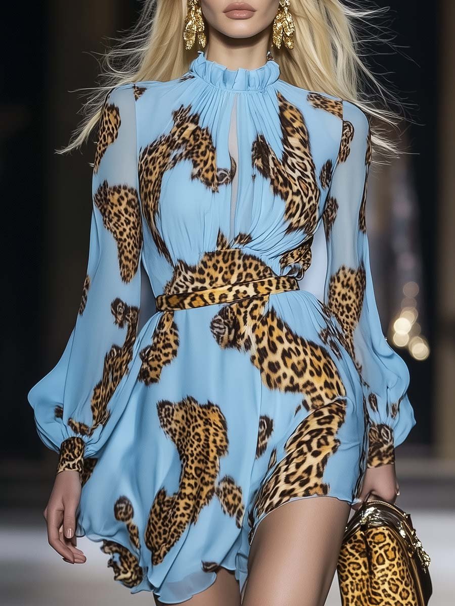Robe mini en chiffon bleu ciel à imprimé léopard avec personnalité élégante