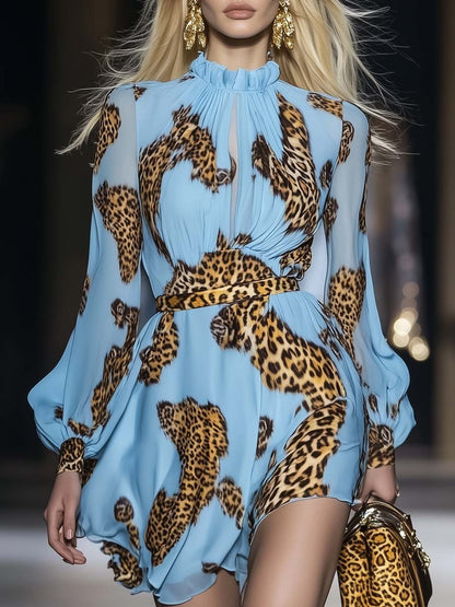 Robe mini en chiffon bleu ciel à imprimé léopard avec personnalité élégante